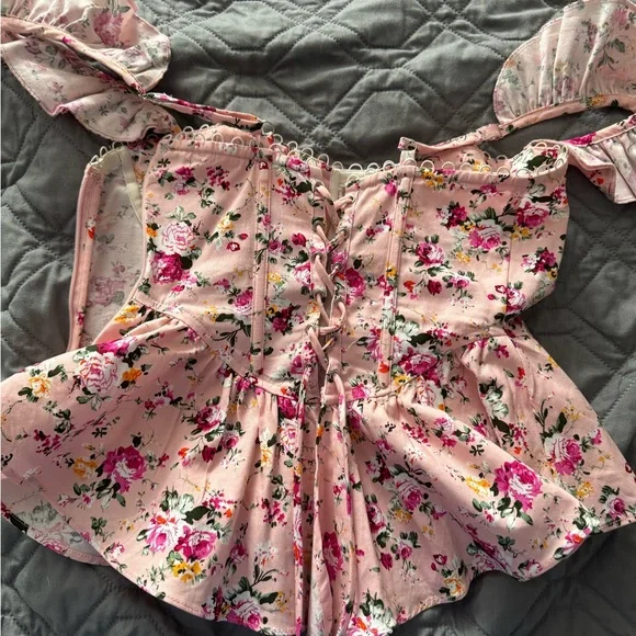 Like NEW ASTR the label floral corset top - Picture 3 of 8